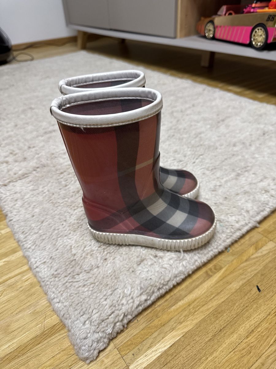 Burberry Chaussures garçon: Burberry – D'occasion à Menzingen par Dali2504 2