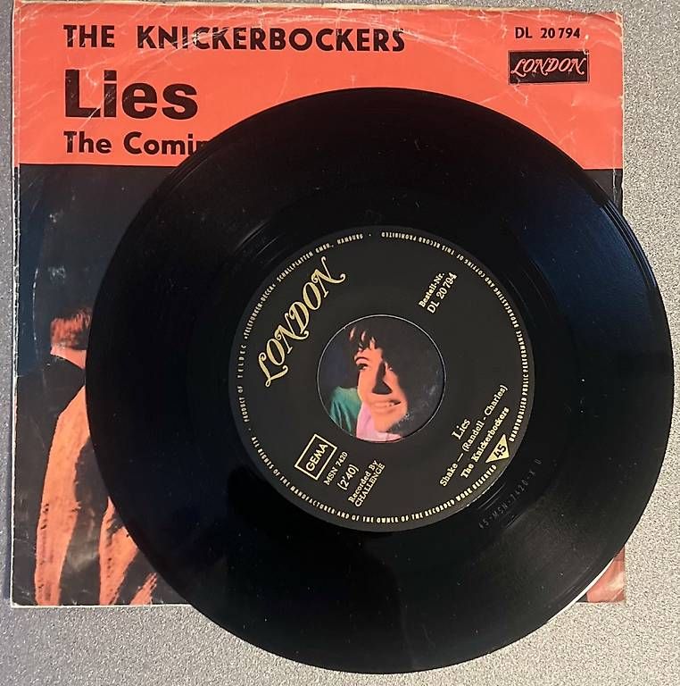 Schallplatten: THE KNICKERBOCKERS LIES / THROUGH COMNG GENERATION / 7" – Gebraucht aus Horw von Belowzero0 2