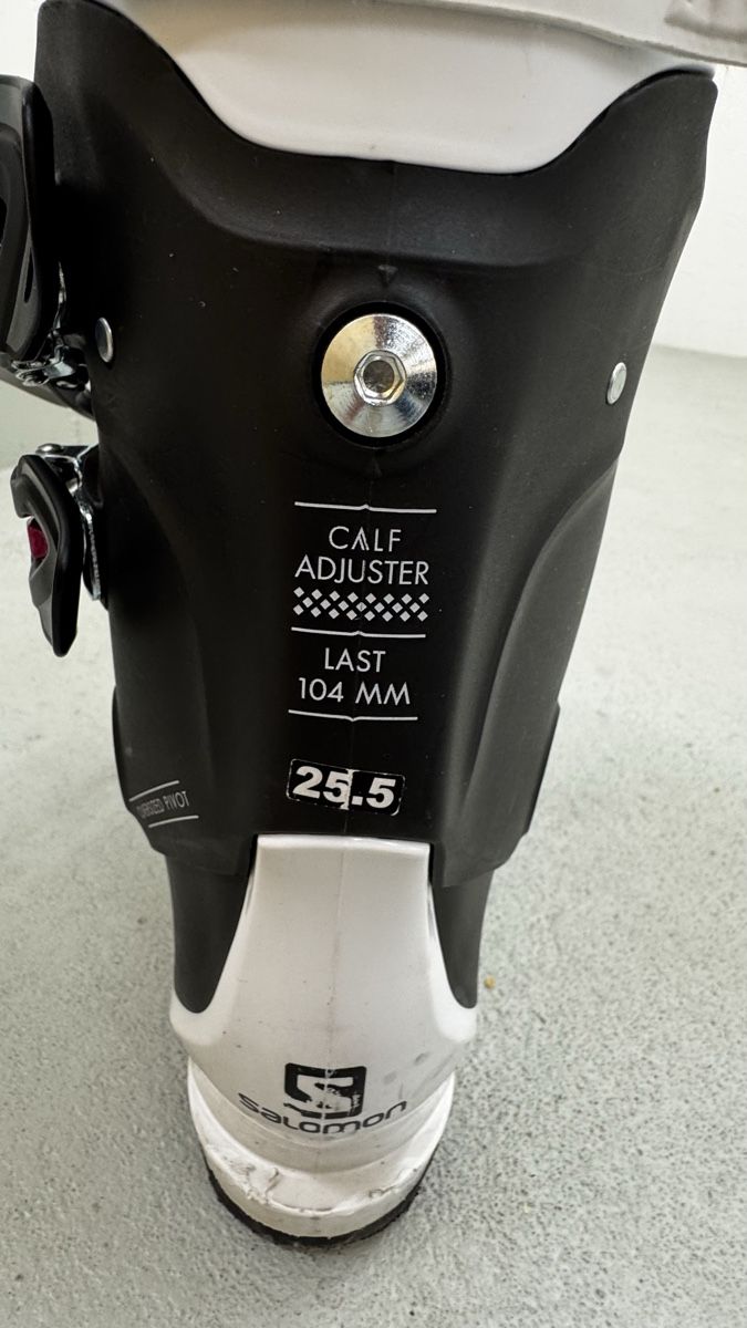 Salomon Skis: kl. Schuhe Grösse 25.5 – D'occasion à Meggen par mil_9p8n 2
