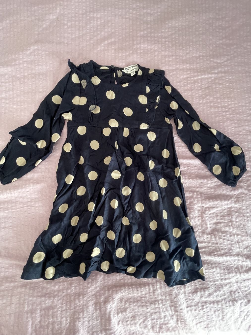 Vestiti & Gonne: Kinderkleider 3er Grösse 104 – Usato da Gettnau venduto da vit_xr9b 1