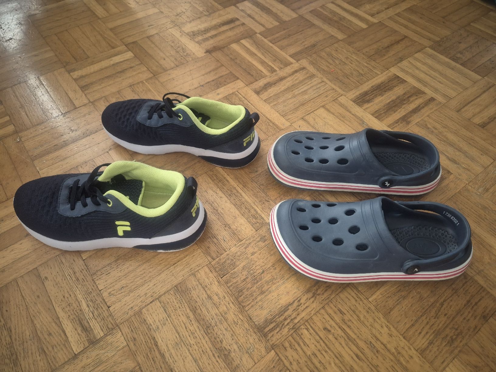 Scarpe per ragazzi: Hallenschuhe, Crocs, Grosse 34 – Usato da Uster venduto da GanzGuet1A