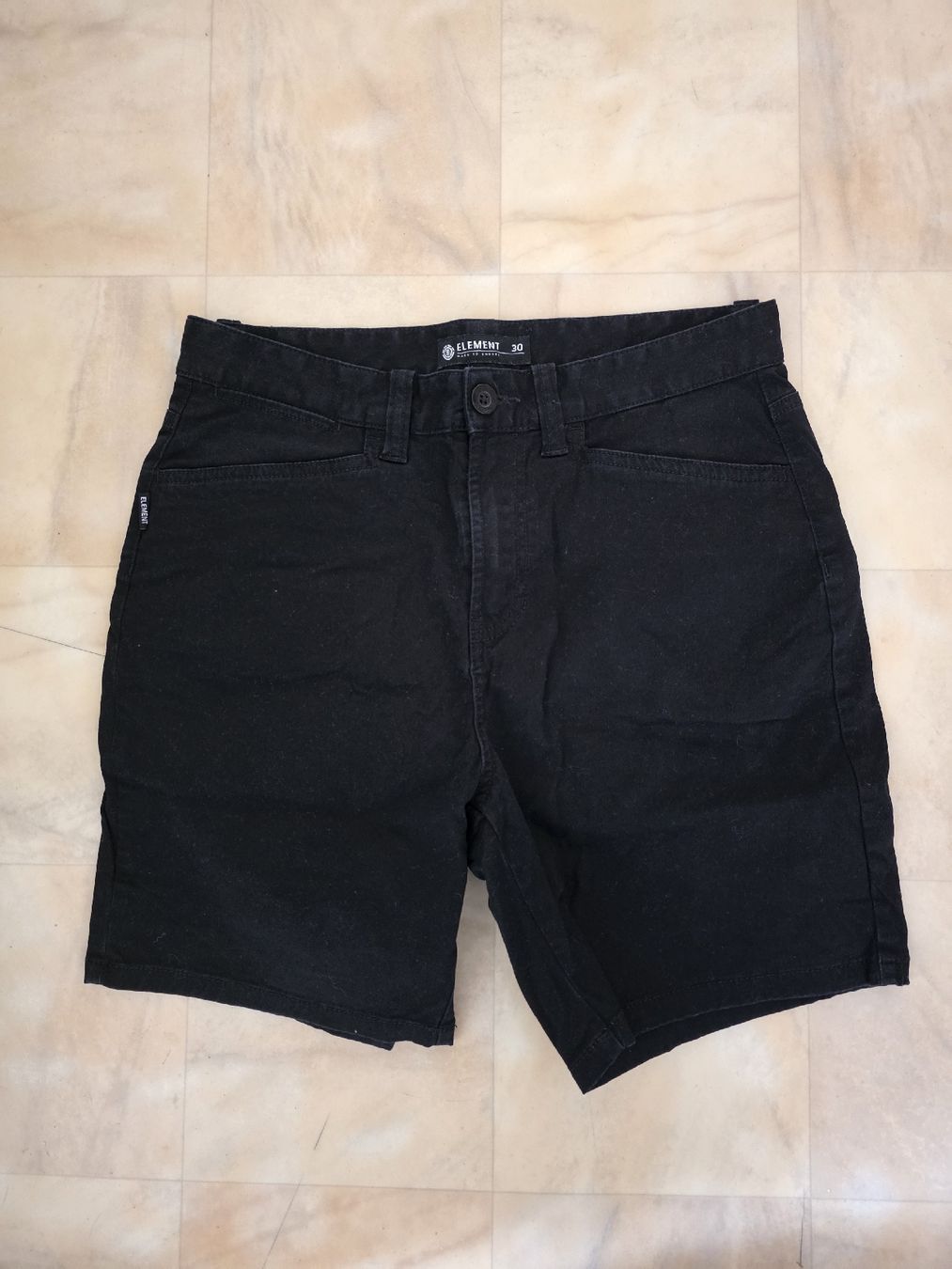 Element Pantaloni: short Element – Usato da Fribourg venduto da bob_tc9q