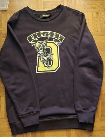 Diesel Sweatshirt with Tiger Graphic - Perfect for Fall!