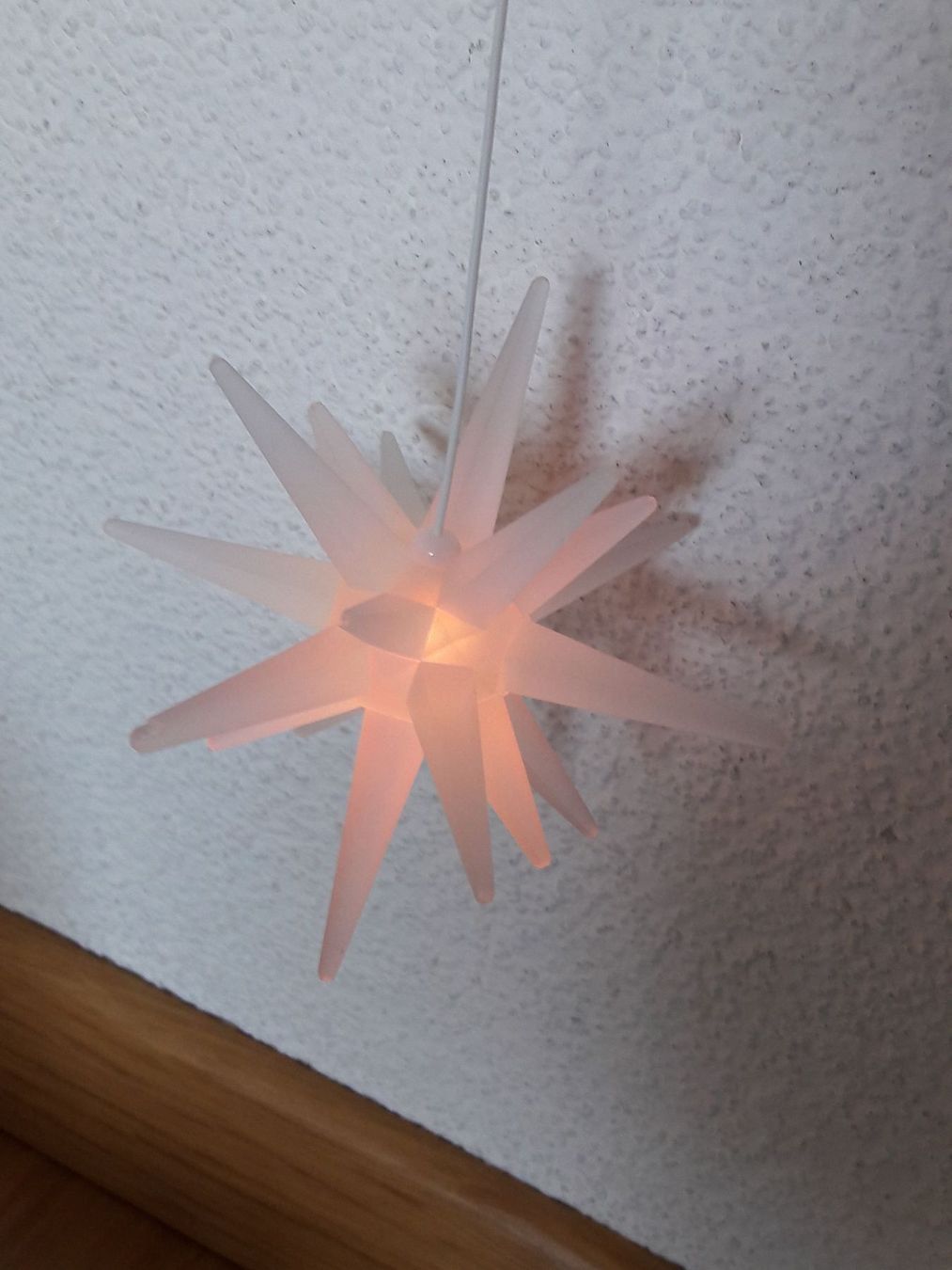 Tutte le decorazioni: Elektrischer Stern weiss – Usato da Liebefeld venduto da Plantschy 4