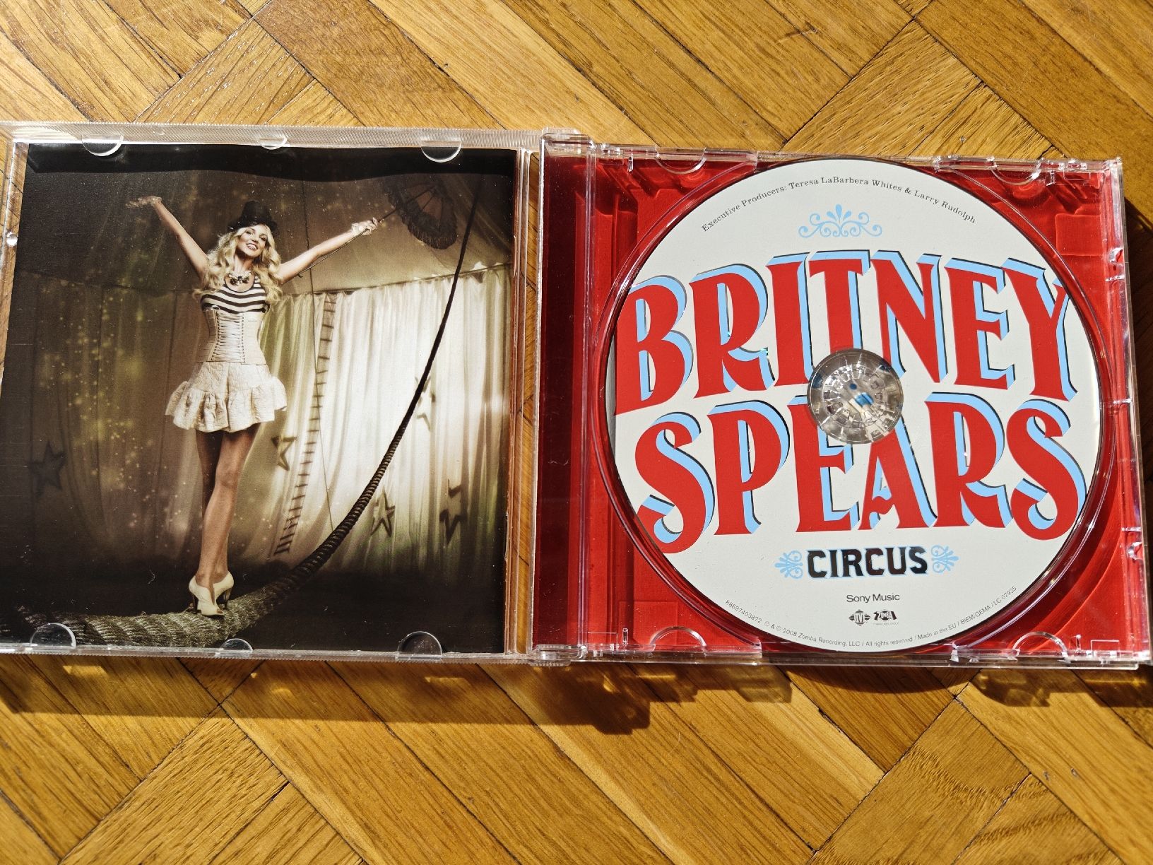 CDs: Britney Spears - Circus - CD en parfait état comme neuf! – Neu (gemäss Beschreibung) aus Carouge GE von Andelie 3