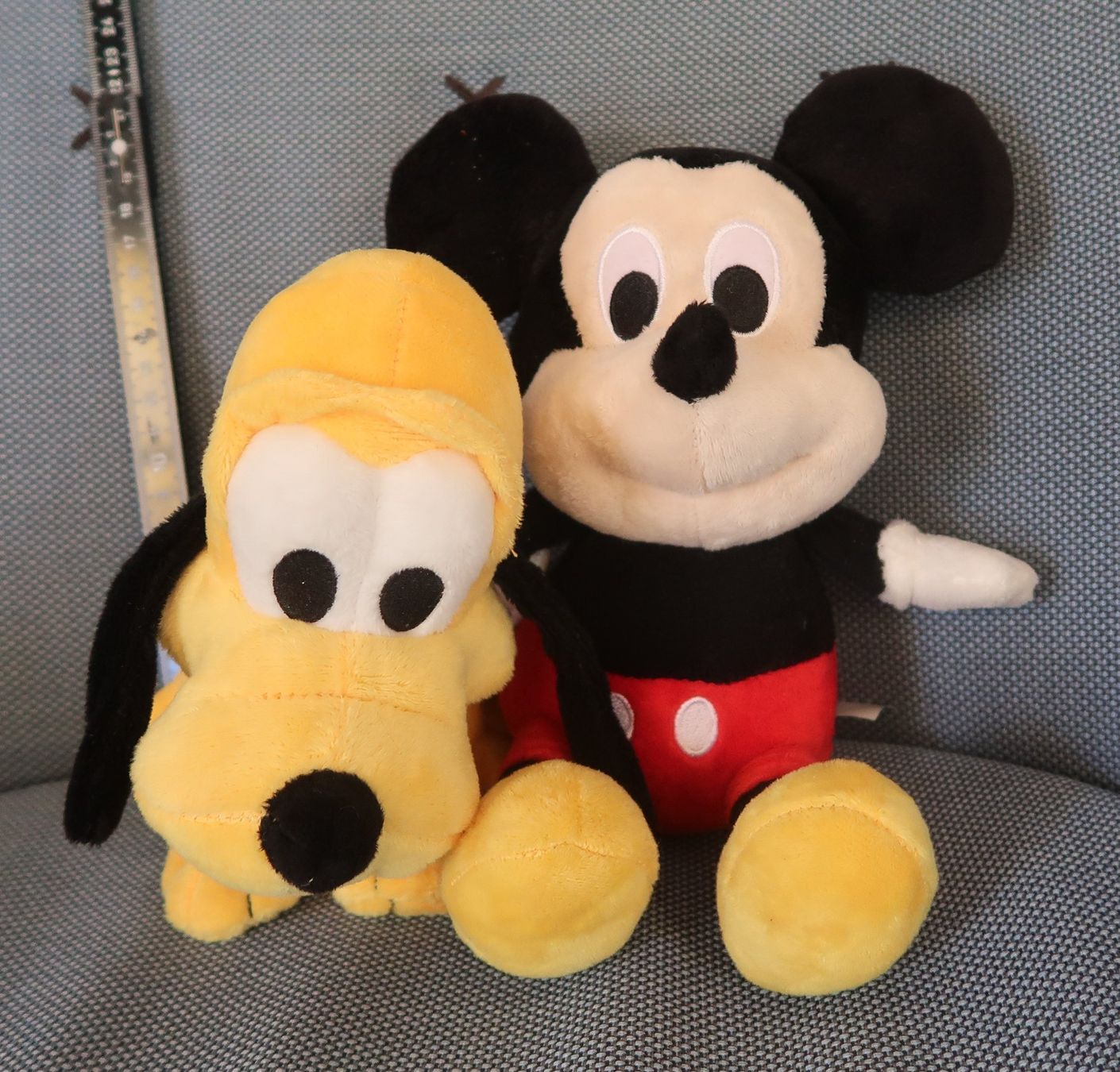 Disney Spielzeuge: Micky Maus, Pluto, Disney, Plüsch, neuwertig, ab Fr. 1.00 – Gebraucht aus Uster von wings02 2
