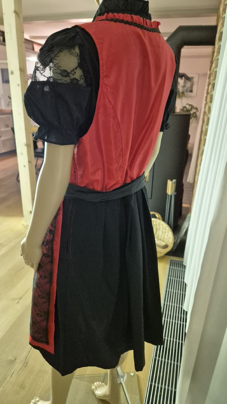 Vestiti: Dirndl JANINE – Usato da Ersigen venduto da cubalibre11 1