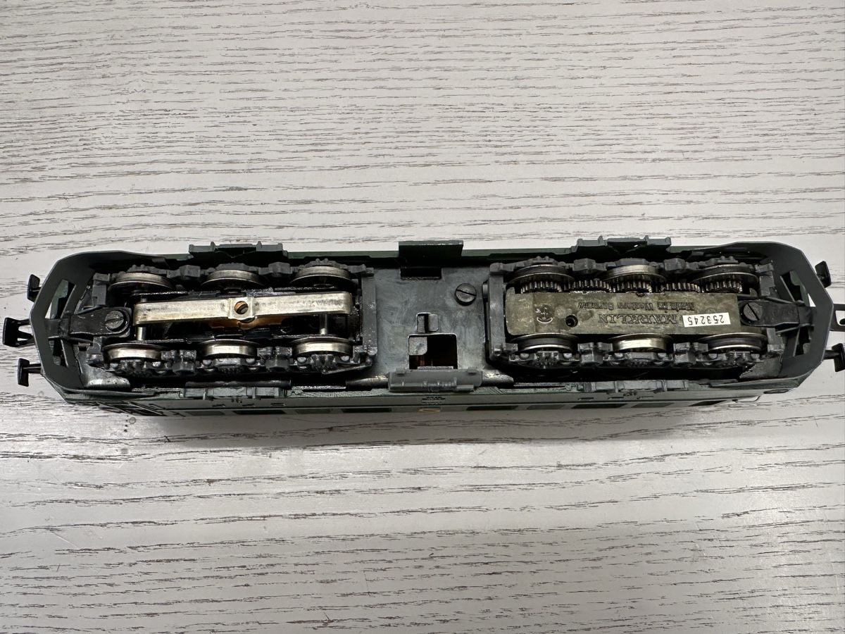Märklin Modellini di ferrovie: Märklin 3050 SBB Ae 6/6 – Usato da Lupsingen venduto da New-Haven 5