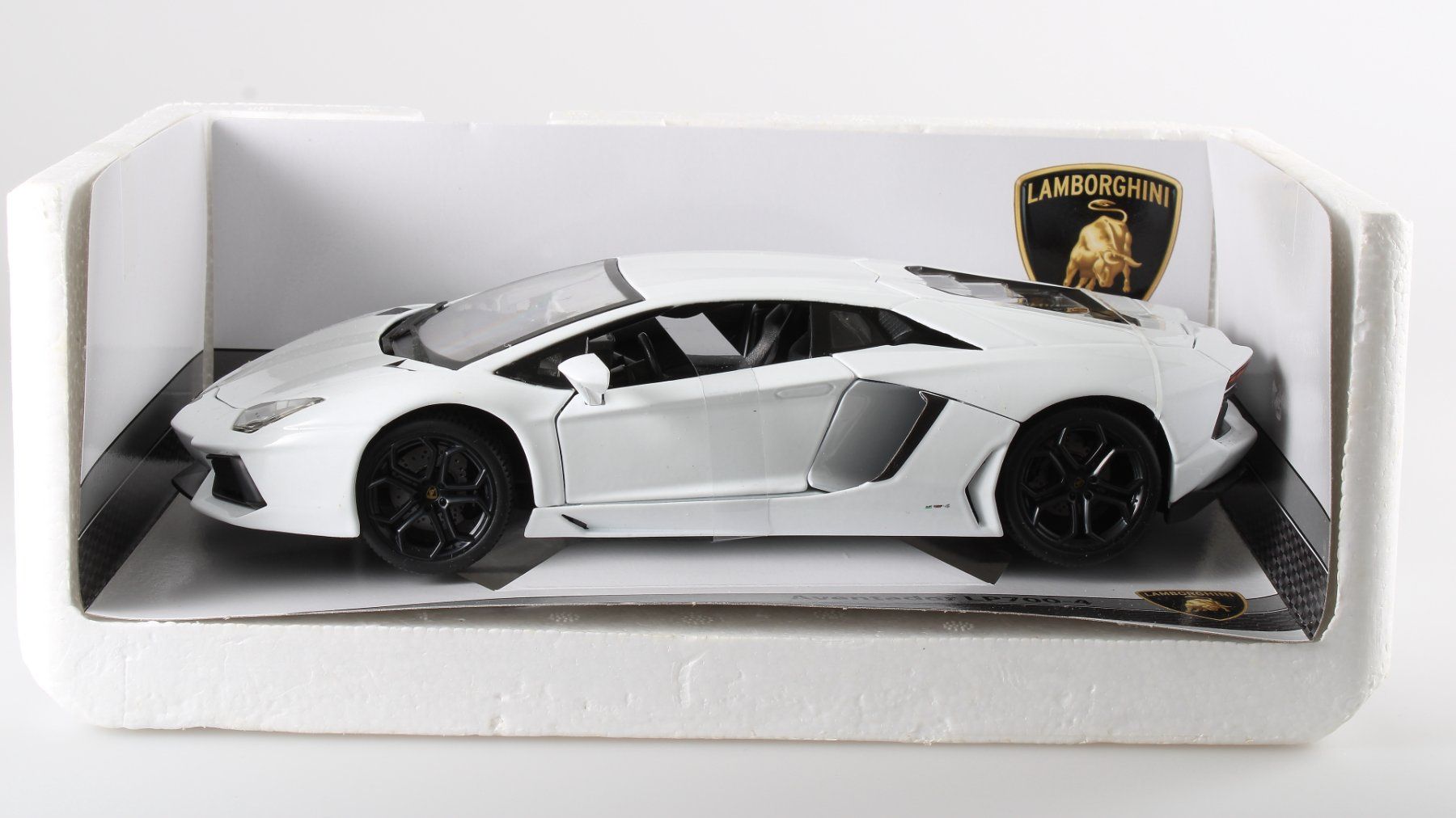 Bburago Modellautos: Lamborghini Aventador LP 700-4 – Neu und originalverpackt aus Gossau SG von mifab 1