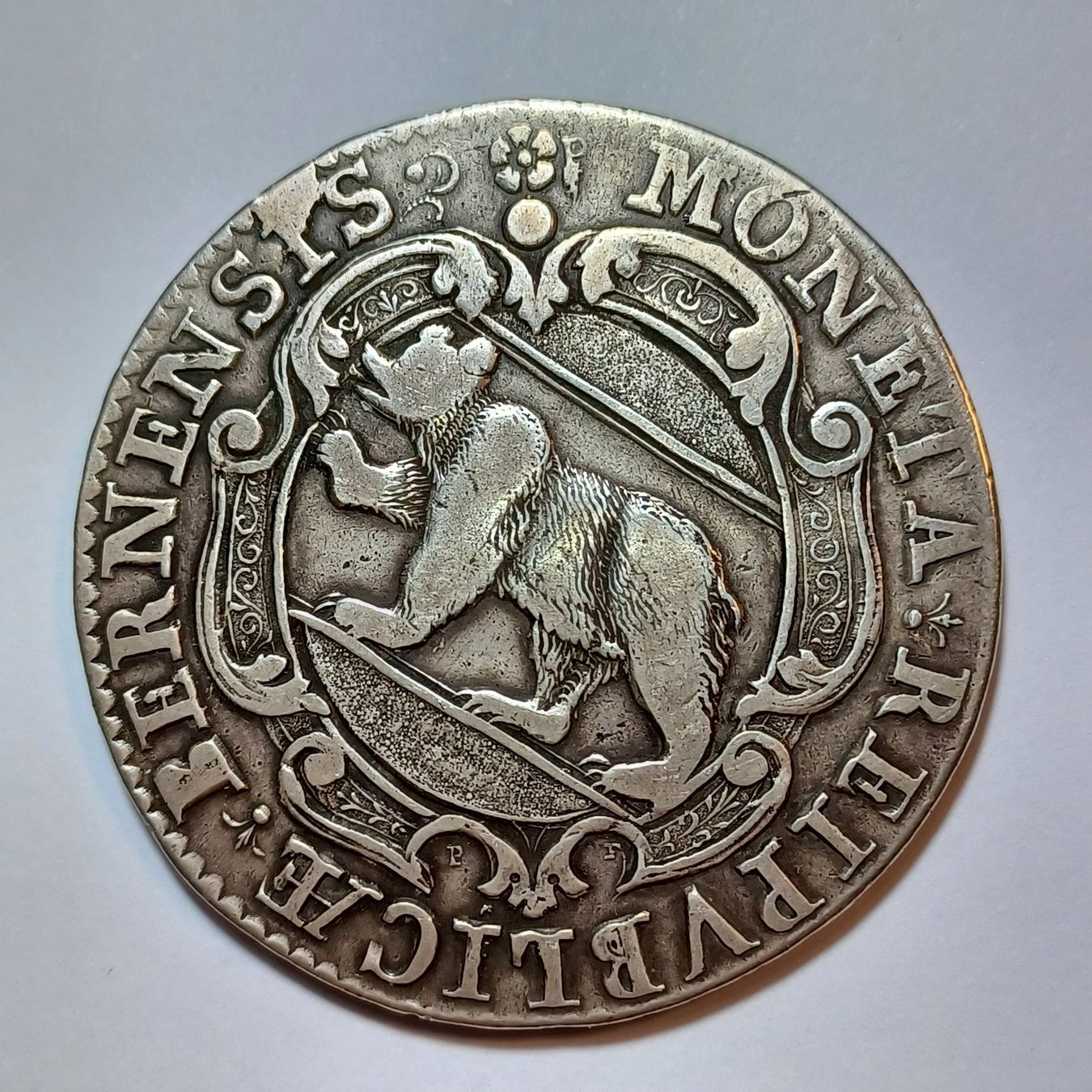 Alle Münzen: Taler 1679 Bern – Gebraucht aus Pfäffikon ZH von Schweizer_Muenzen