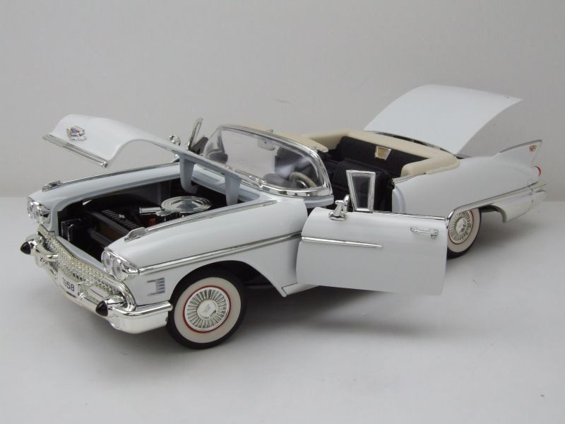 Road Legends Cadillac Eldorado Biarritz 1958 – Miniature 1/18 En Boîte