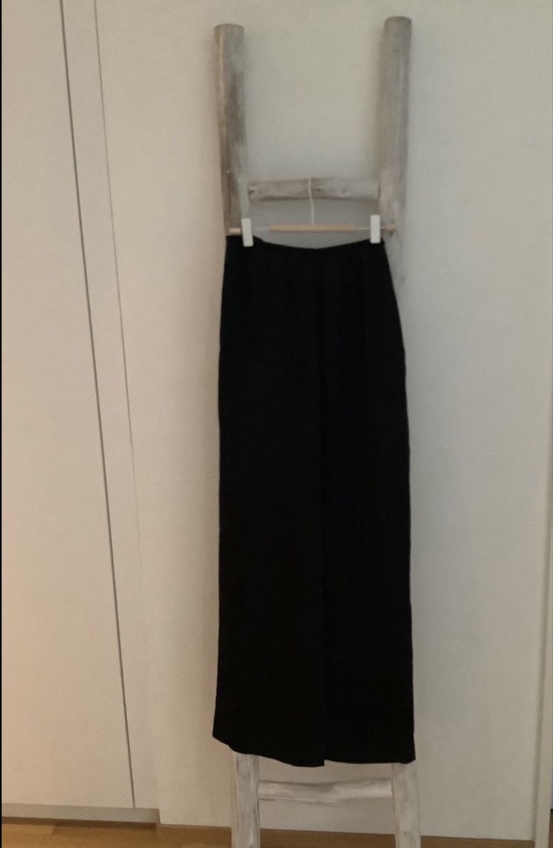 Totême Pantaloni: Beautiful Silk Toteme Trousers - S – Usato da Basel venduto da Petersgasse 4