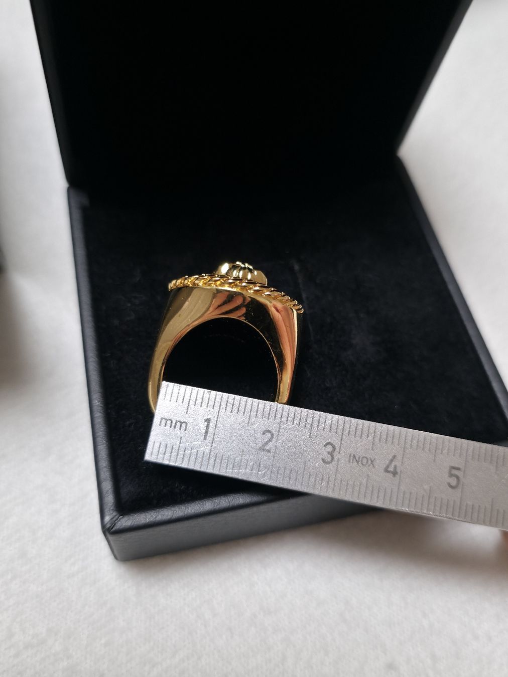 Versace Ringe: Versace Ring – Gebraucht aus Amriswil von newschweiz 1