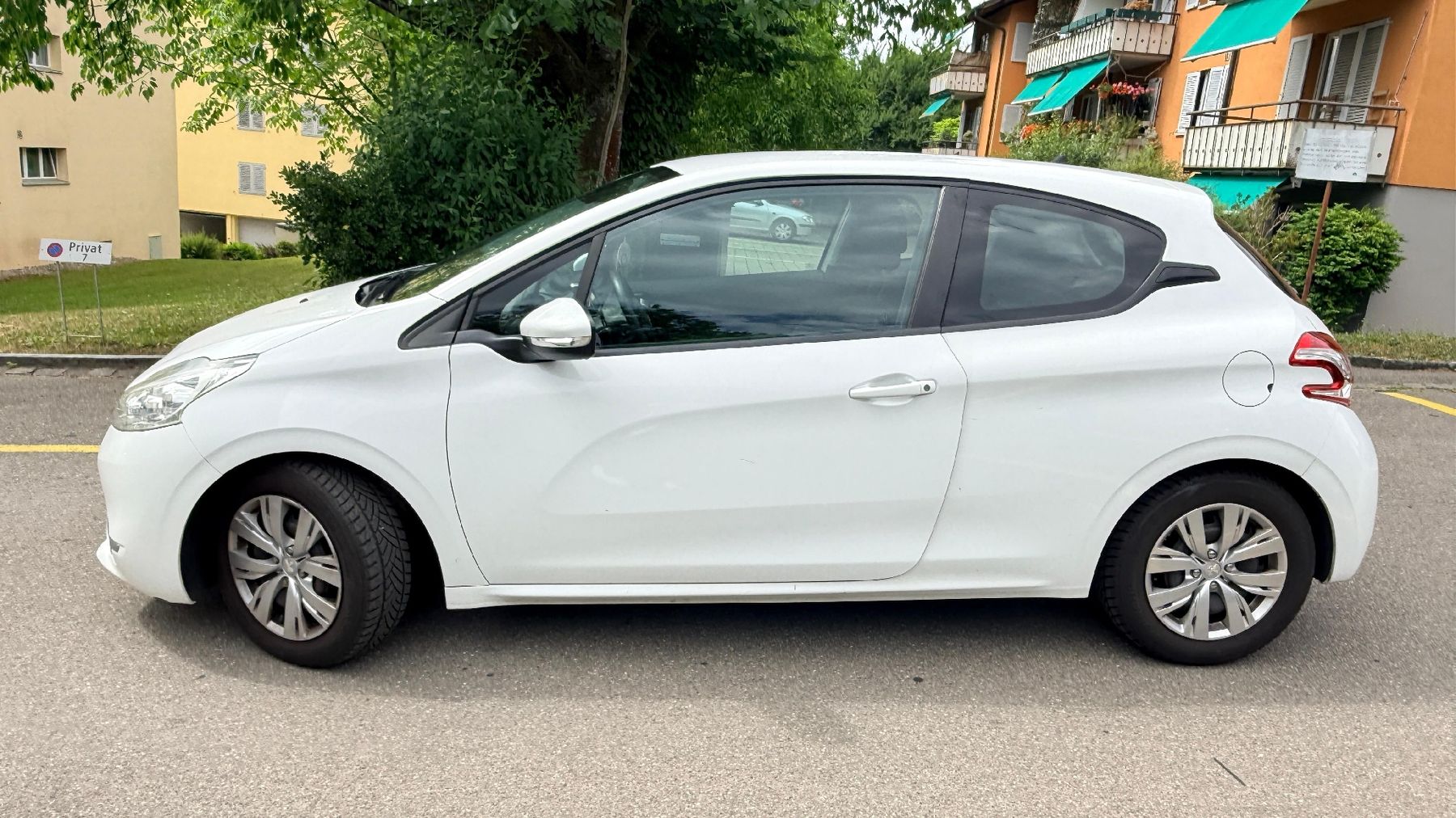 Peugeot Autos: Peugot 208 – D'occasion à Zürich par Barbaros.gkz 2