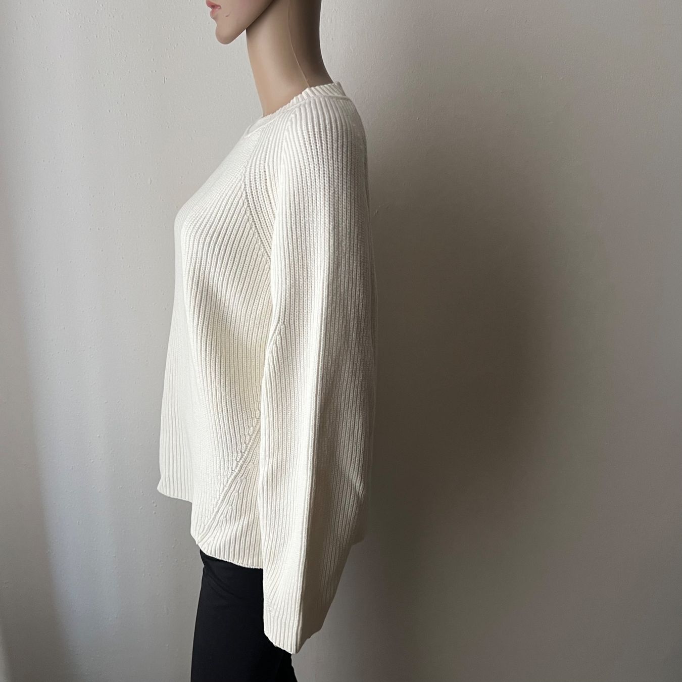Pullover & Sweatshirts: FILIPPA K Pullover mit Ausschnitt am Rücken 🤍 – Gebraucht aus Zürich von ClosetQueen 7