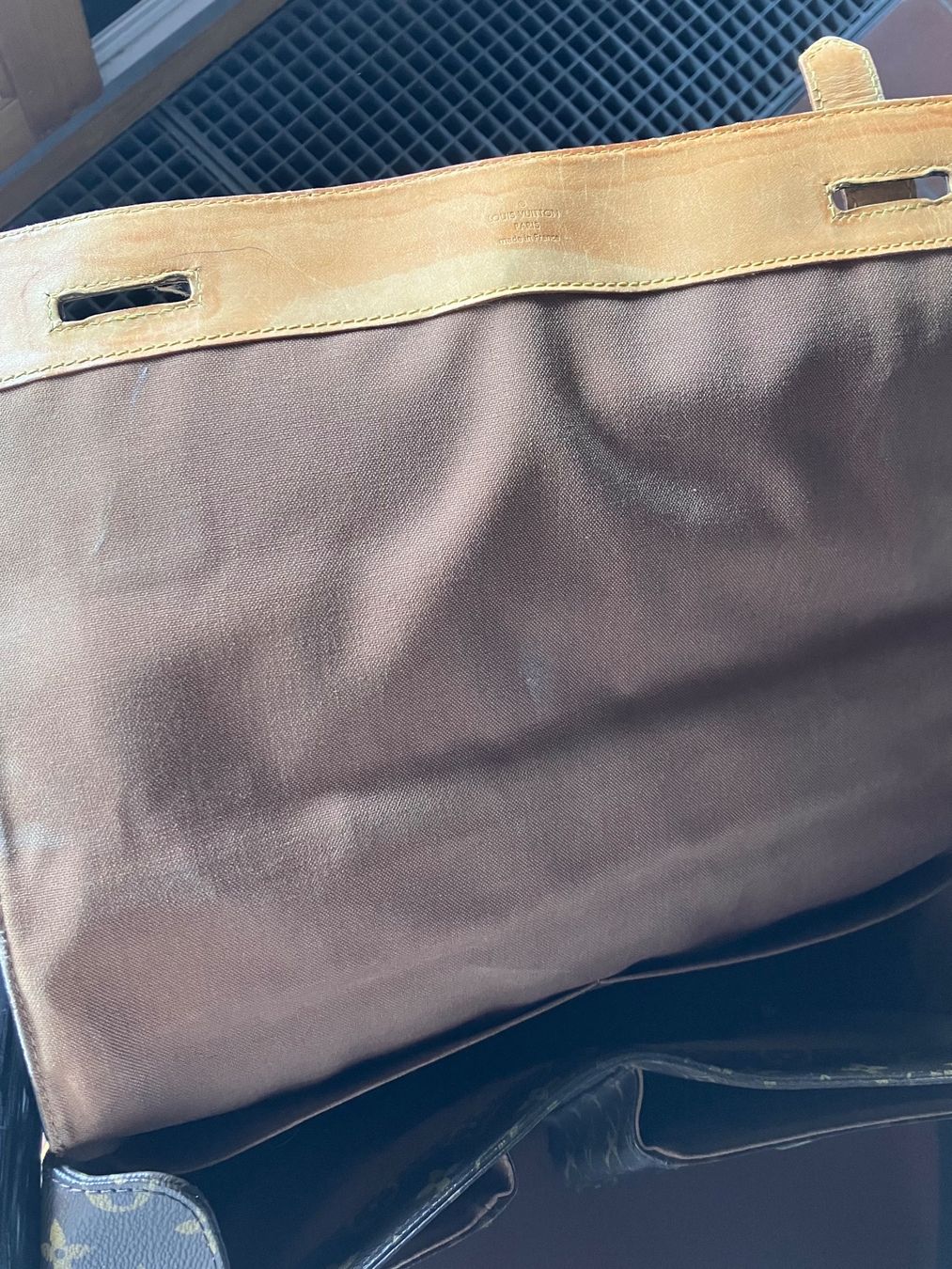 Louis Vuitton Sacs: Louis Vuitton (Umhängetasche ) – D'occasion à Wolfhausen par samcun 3