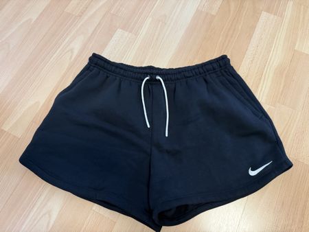 Nike Shorts, Schwarz, Grösse L, Sommer-Look, Top Zustand