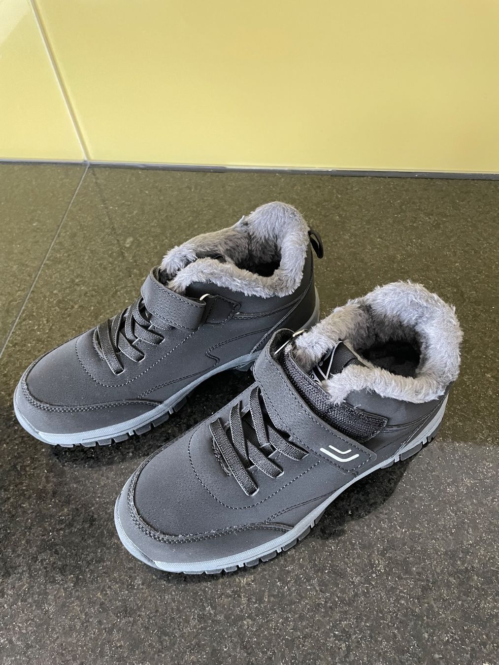 Scarpe da uomo: Winterschuhe, Warm gefüttert, Grösse 36 – Nuovo e nell'imballaggio originale da Zürich venduto da spanien04
