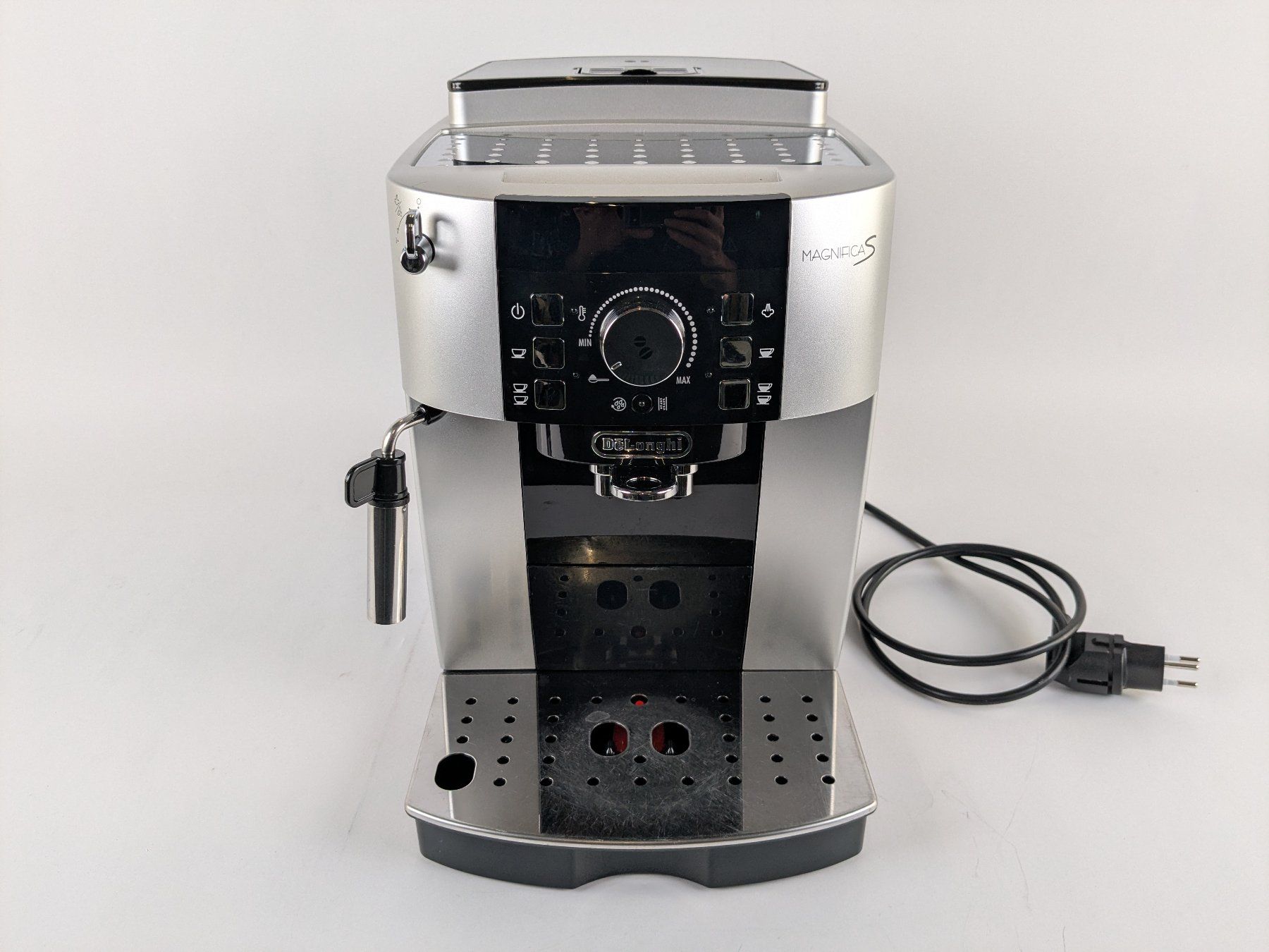 De'Longhi Macchine per caffè & Macchine per espresso: DELONGHI Magnifica S Silber-Matt – Usato da Dintikon venduto da Restwert_Dintikon 1