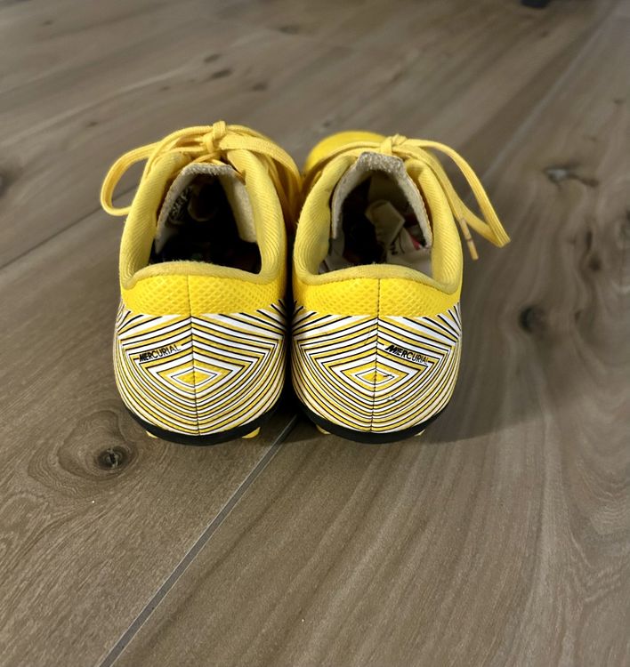 Nike Herrenschuhe: NIKE Fussballschuhe gelb, Gr. 36.5, neuwertig – Gebraucht aus Laufen von Gwitterchischte 2