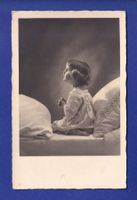 ENFANT - Petite fille qui prie