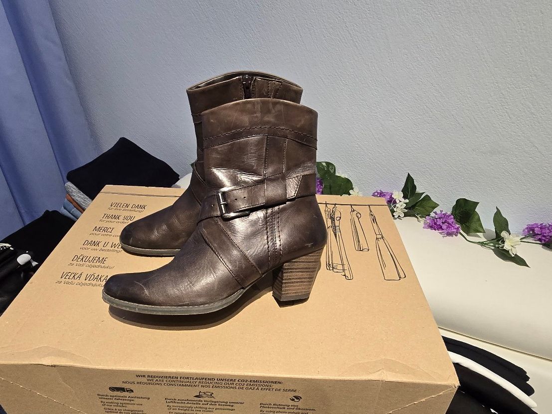 Scarpe da donna: Stiefelette Damen Grösse 39 – Usato da Chur venduto da Mikymiki 3