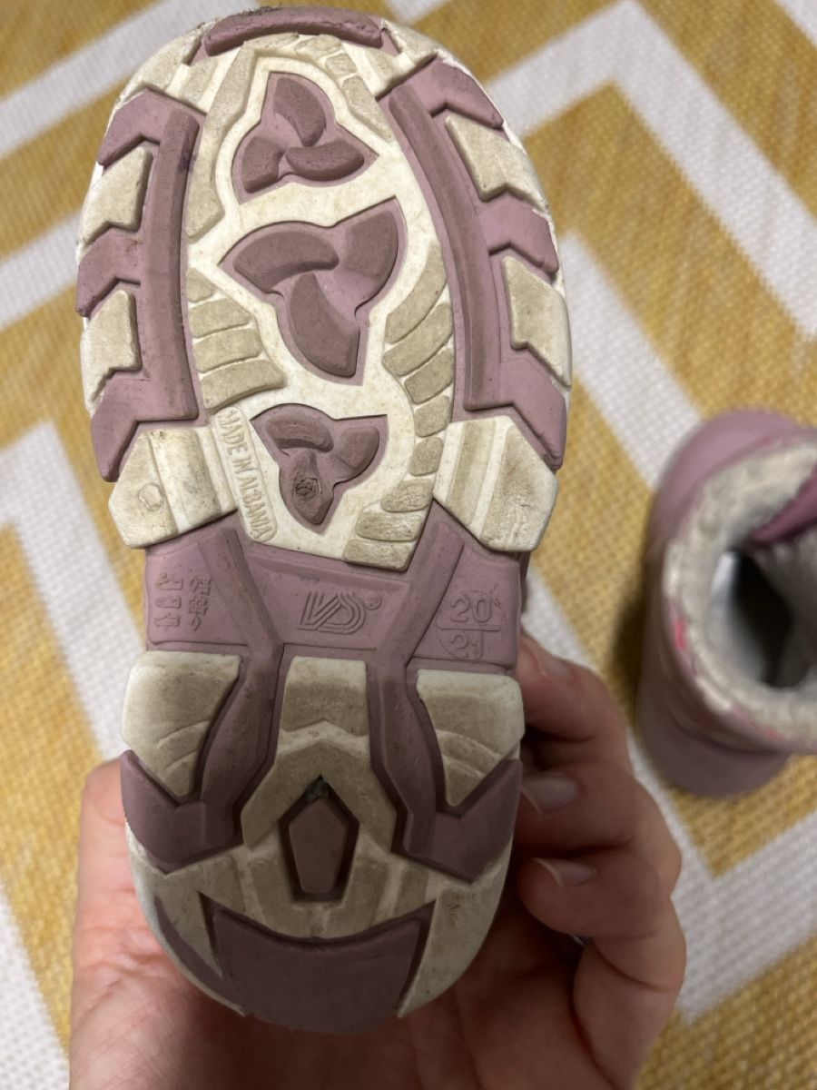 Scarpe per ragazzi: Childrens Winter Boots Size 20-21 – Usato da Watt venduto da Stephsch3 2