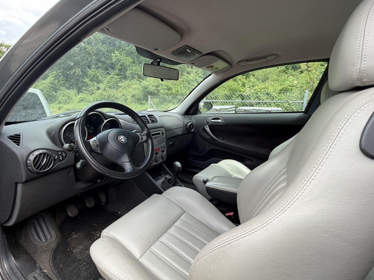 Alfa Romeo Automobili: Alfa Romeo 147 1.6 TS – Usato da Selzach venduto da jos_xg2y 3