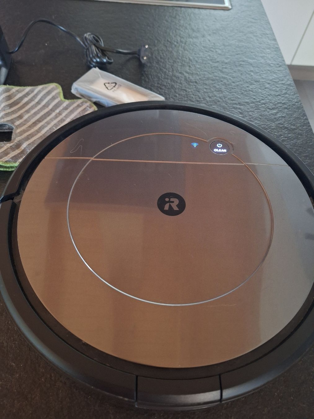 Aspirateurs & Accessoires: Roomba combo aspirateur laveur – Défectueux à Les Evouettes par jsp11 1