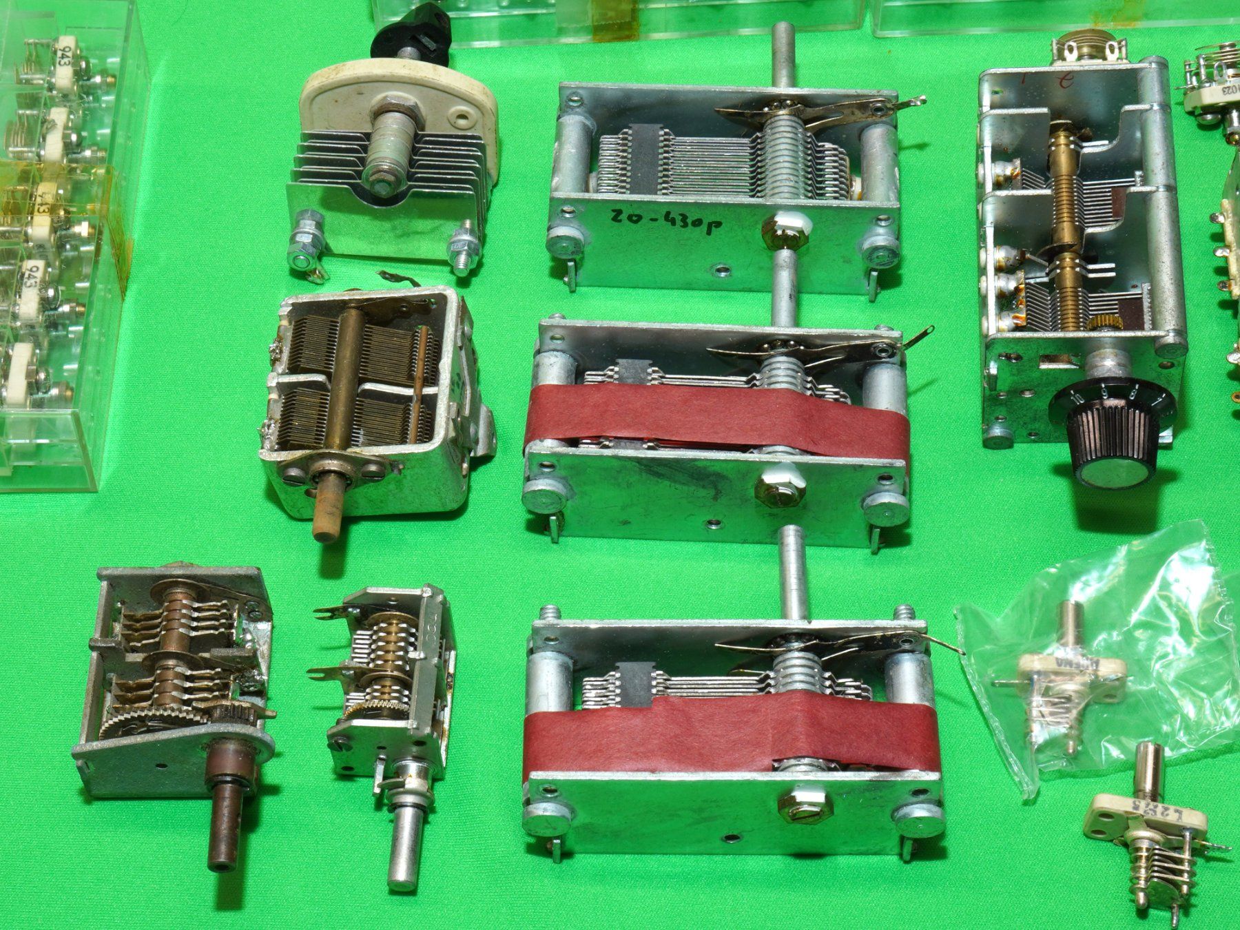 Elektronikbauteile: Drehkondensator und Stahlsaite – Gebraucht aus St. Gallen von fabreto 2