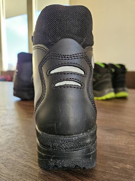 Chaussures hommes: UVEX 38 – D'occasion à Neudorf par Vogelhof 2