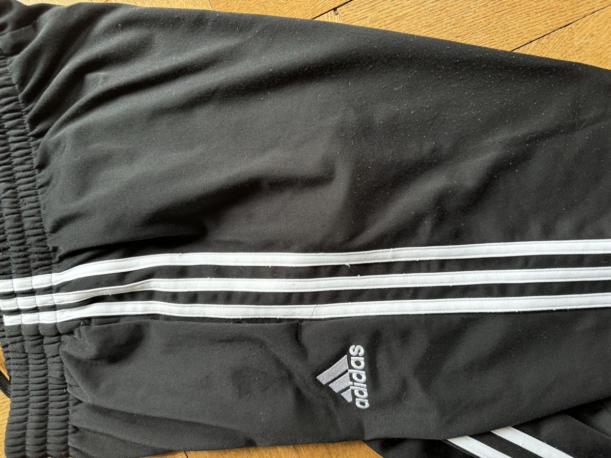 Adidas Pantaloni: Adidas Trainerhose schwarz M – Usato da Bern venduto da tob_m7nn 3