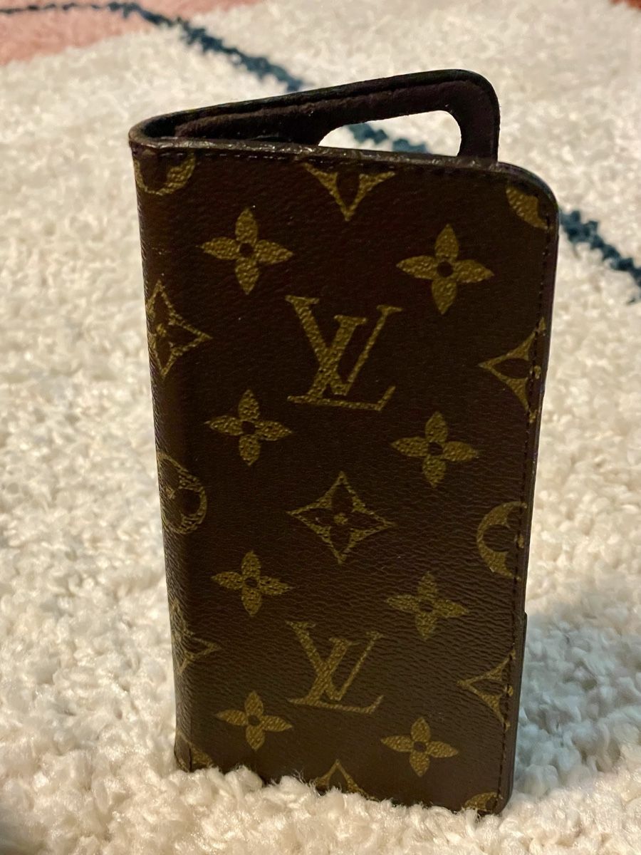 Louis Vuitton Cover & Protezioni schermo: Louis Vuitton Monogram iPhone Folio Case – Usato da Richterswil venduto da Prangins9