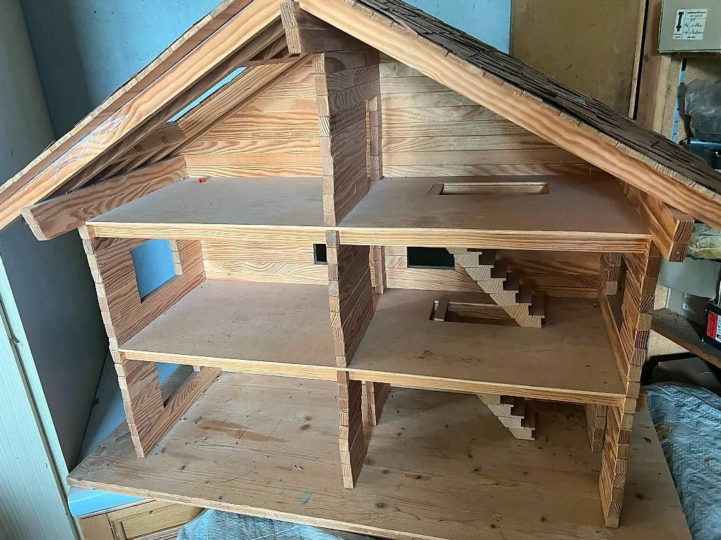 Maisons & Meubles de poupées: Puppenhaus  – D'occasion à Buchrain par nic_7jrv 1