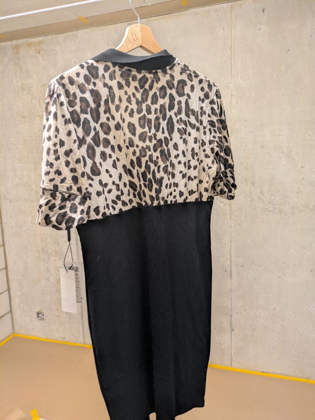 Marc Cain Vestiti: Marc Cain Kleid Grösse im Leo Look – Nuovo (secondo la descrizione) da Ins venduto da Jacy1 4