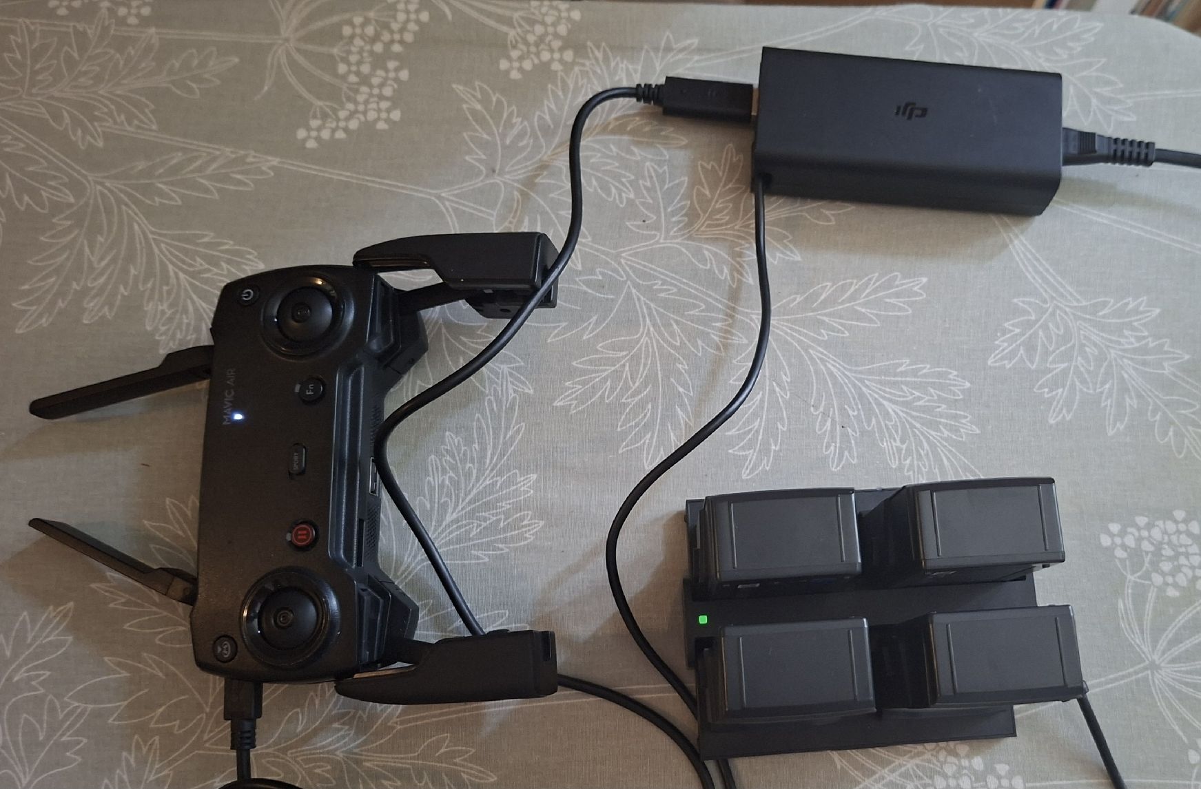DJI RC Kits de montage: Drone DJI MAVIC AIR avec 4 batterie – D'occasion à Tavannes par Yann333 5