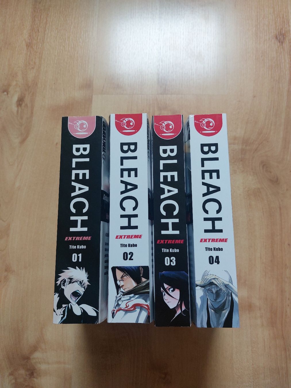 BD: Bleach EXTREME 01-04 Manga  – D'occasion à Brunnen par livasophiaa 2
