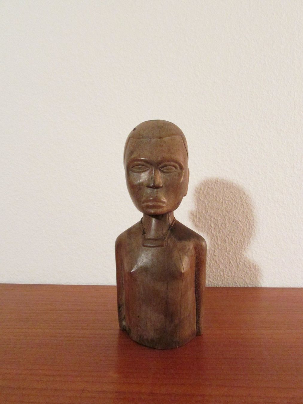 Skulpturen & Statuen: Afrikanische Holzfigur Tribal Art handgeschnitzt – Gebraucht aus Zollikofen von Flavabana 3
