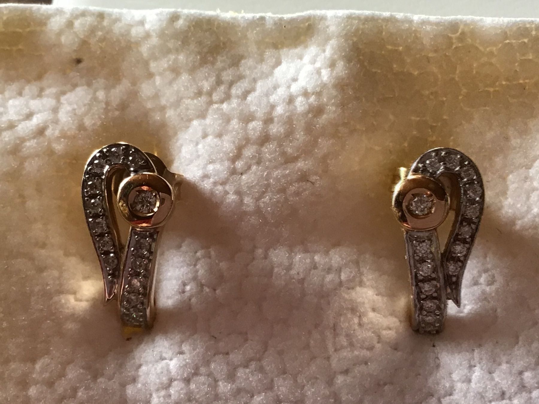 Ohrringe & -stecker: Massive Gold Diamant Ohrstecker – Gebraucht aus St. Gallen von Goldlilly 3