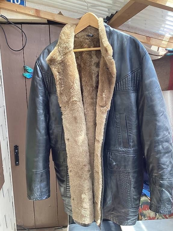 Giacche: Veste très chaude en yack – Usato da Villaz-St-Pierre venduto da Panda610