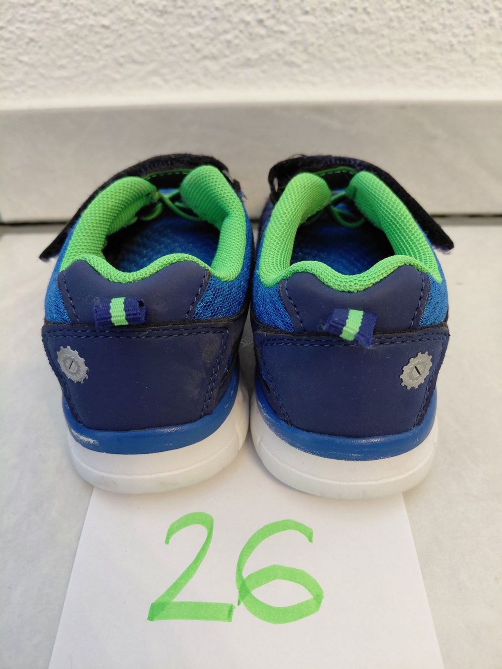 Scarpe per ragazzi: Turnschuhe Dinotrux, Grösse 26 – Usato da Schwyz venduto da Gilmour83 2