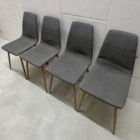 4 moderne Esszimmerstühle aus Stoff  Grau / Eiche