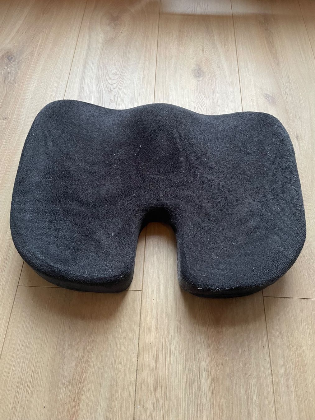 Kissen: Orthopädisches erhöhtes Sitzkissen – Gebraucht aus Biel-Benken BL von Needthis