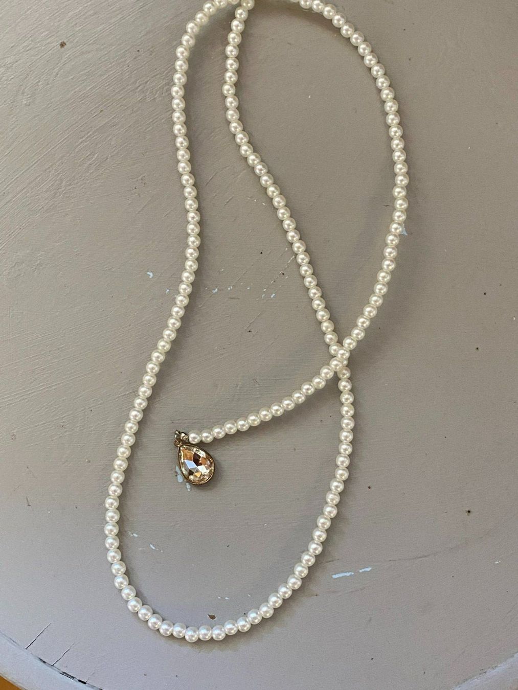 Catenine: VINTAGE PERLENKETTE -WEISS – Nuovo (secondo la descrizione) da Meienried venduto da ManuelaBoutique 1