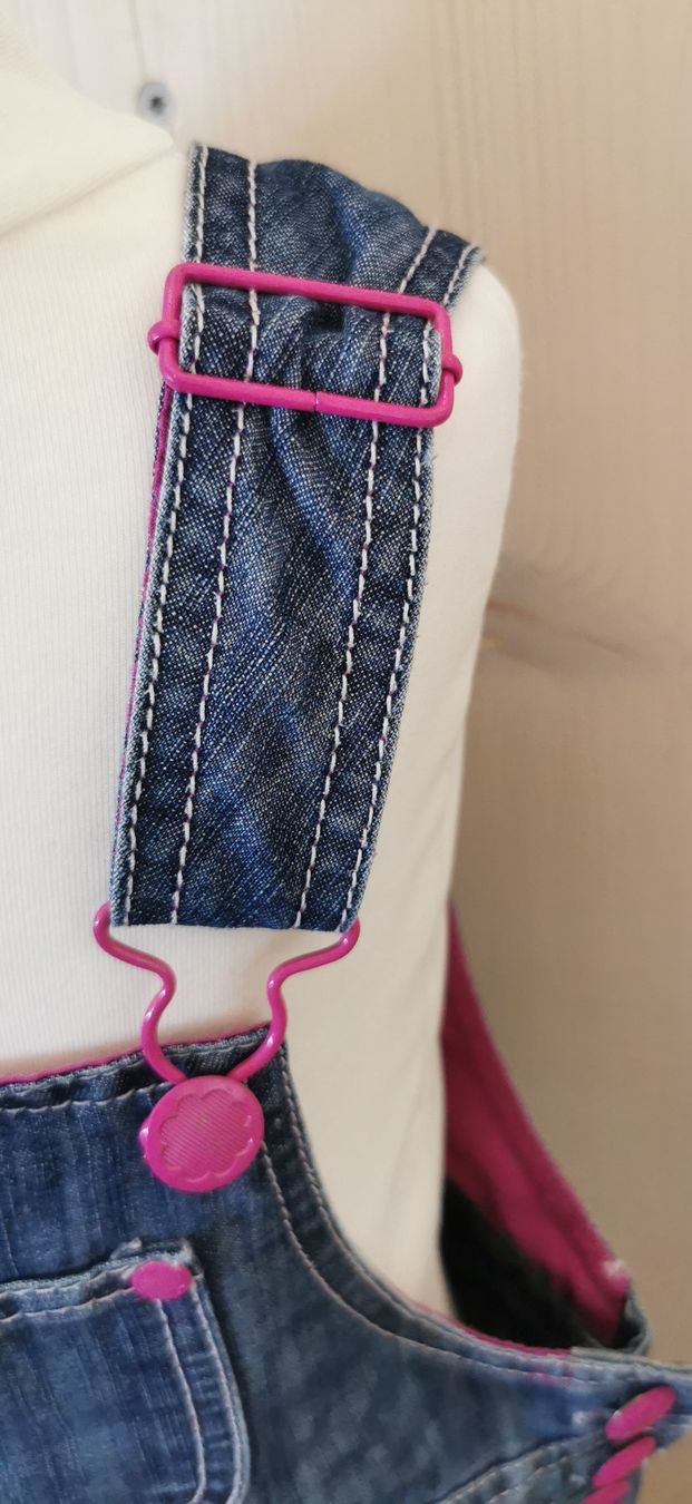 Vestiti & Gonne: Latzkleid Jeans mit Blumen Grösse 128 – Usato da Langendorf venduto da Laedi6 2