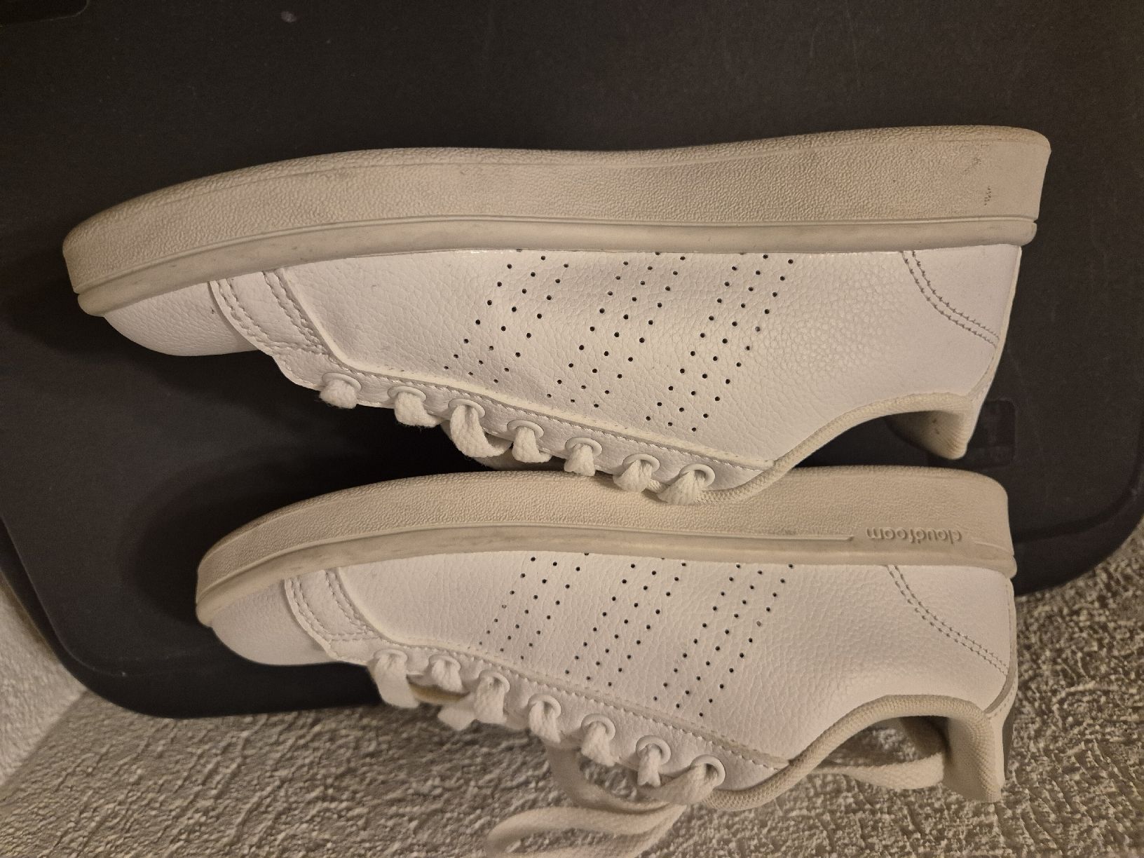 Adidas Scarpe da uomo: Weisse Adidas Sneaker, Grösse 36   – Usato da Grindelwald venduto da Sala33 3