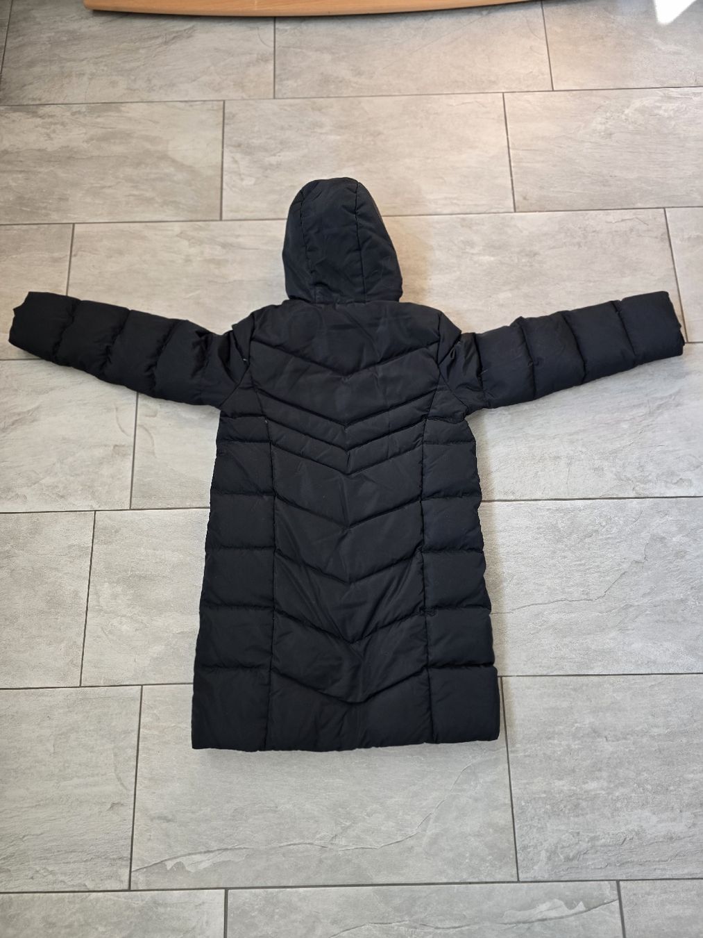 Giacche & Cappotti: Schwarzer Wintermantel mit Kapuze – Usato da Bolligen venduto da ros_79l5 2
