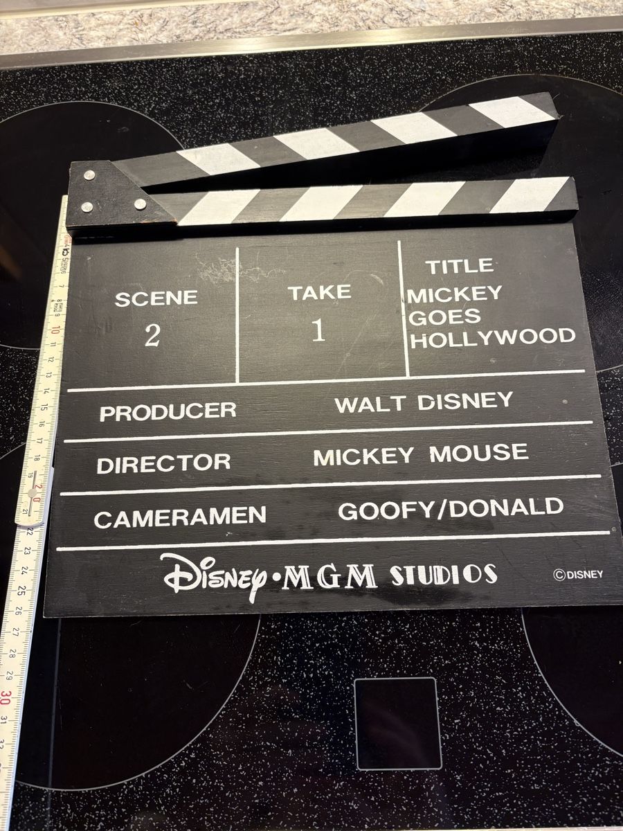 Disney Tutte le decorazioni: Filmklappe Mickey goes Hollywood – Usato da Oberwil BL venduto da elk_wf5x
