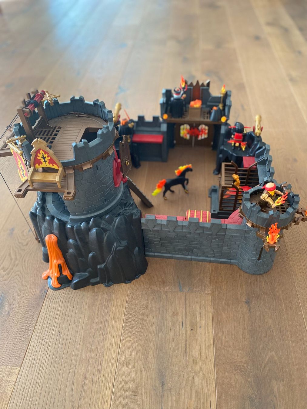 Playmobil Giocattoli: Château Playmobil – Usato da Fribourg venduto da douce-01 3