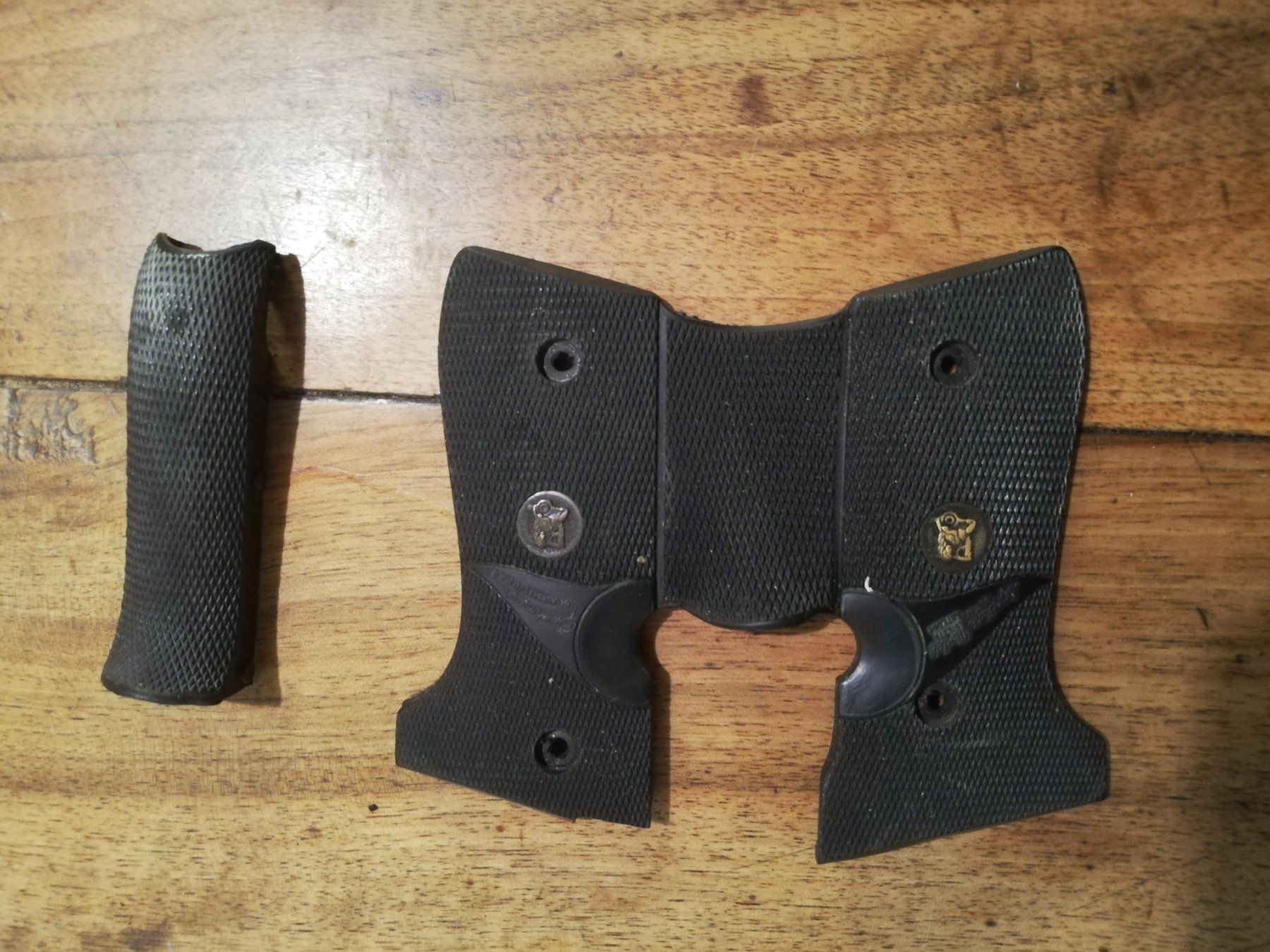 Copricapi, berretti & cappellini: Beretta 92FS – Usato da Romanel-sur-Lausanne venduto da A559JBB 3